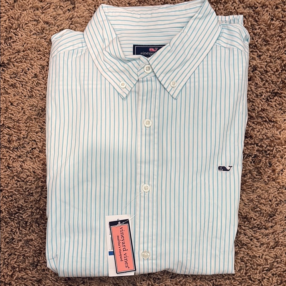 Vineyard Vines Men's White and Blue Striped Shirt